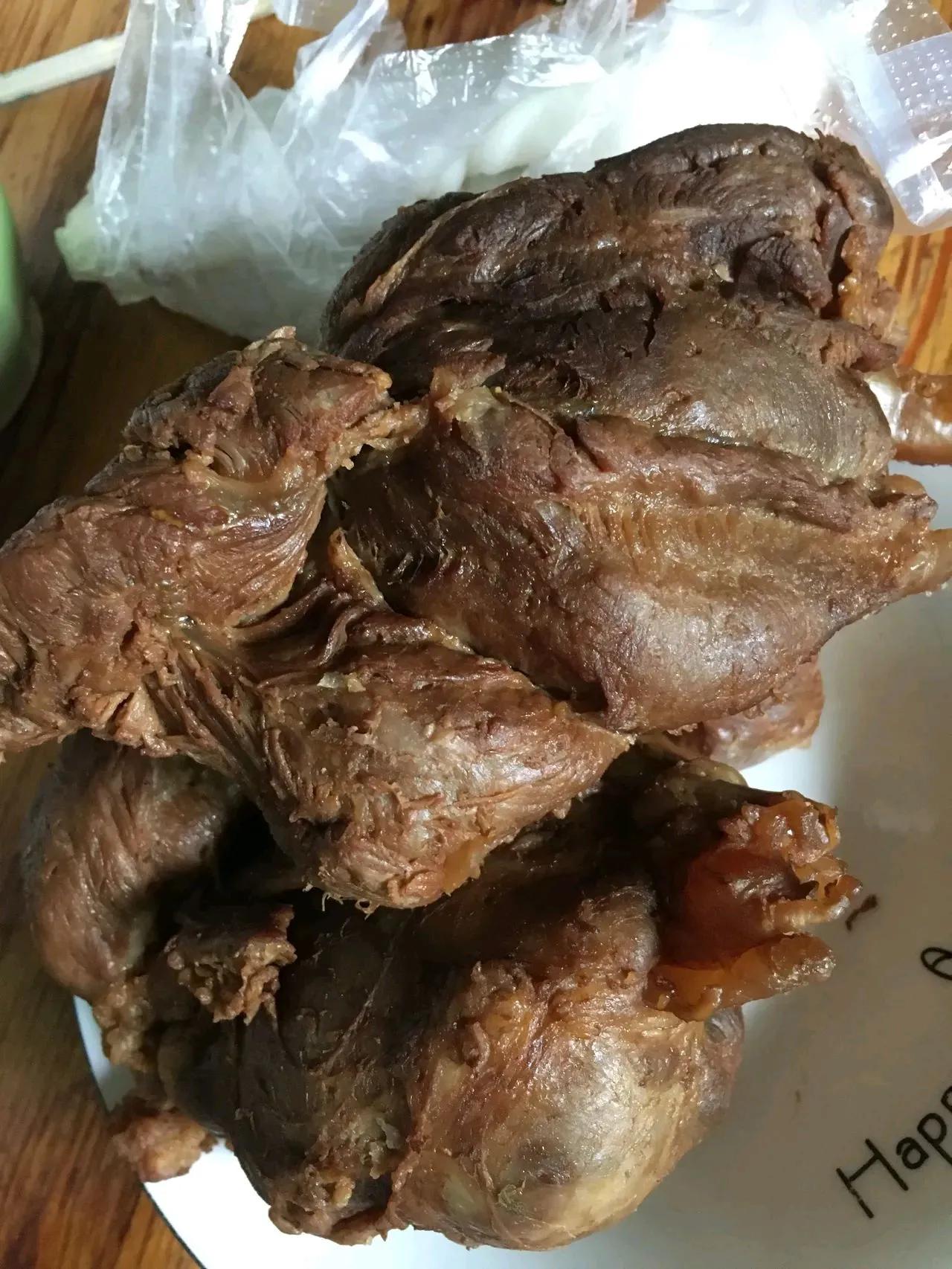 我老公居然说我买的卤牛肉是假的？他居然告诉我说，生牛肉每斤要50多元，而煮熟的牛