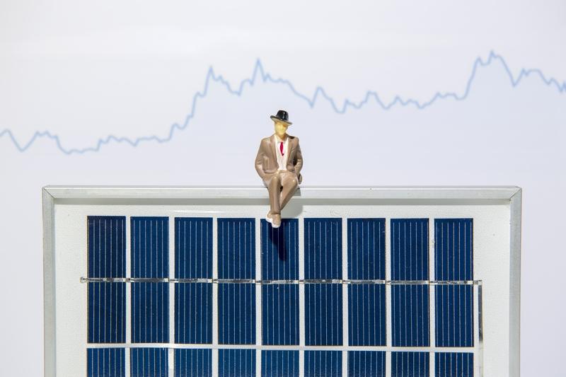 光伏板块大面积跌停，被传马斯克调研后多家公司发公告回应近日，光伏板块可谓遭遇“滑