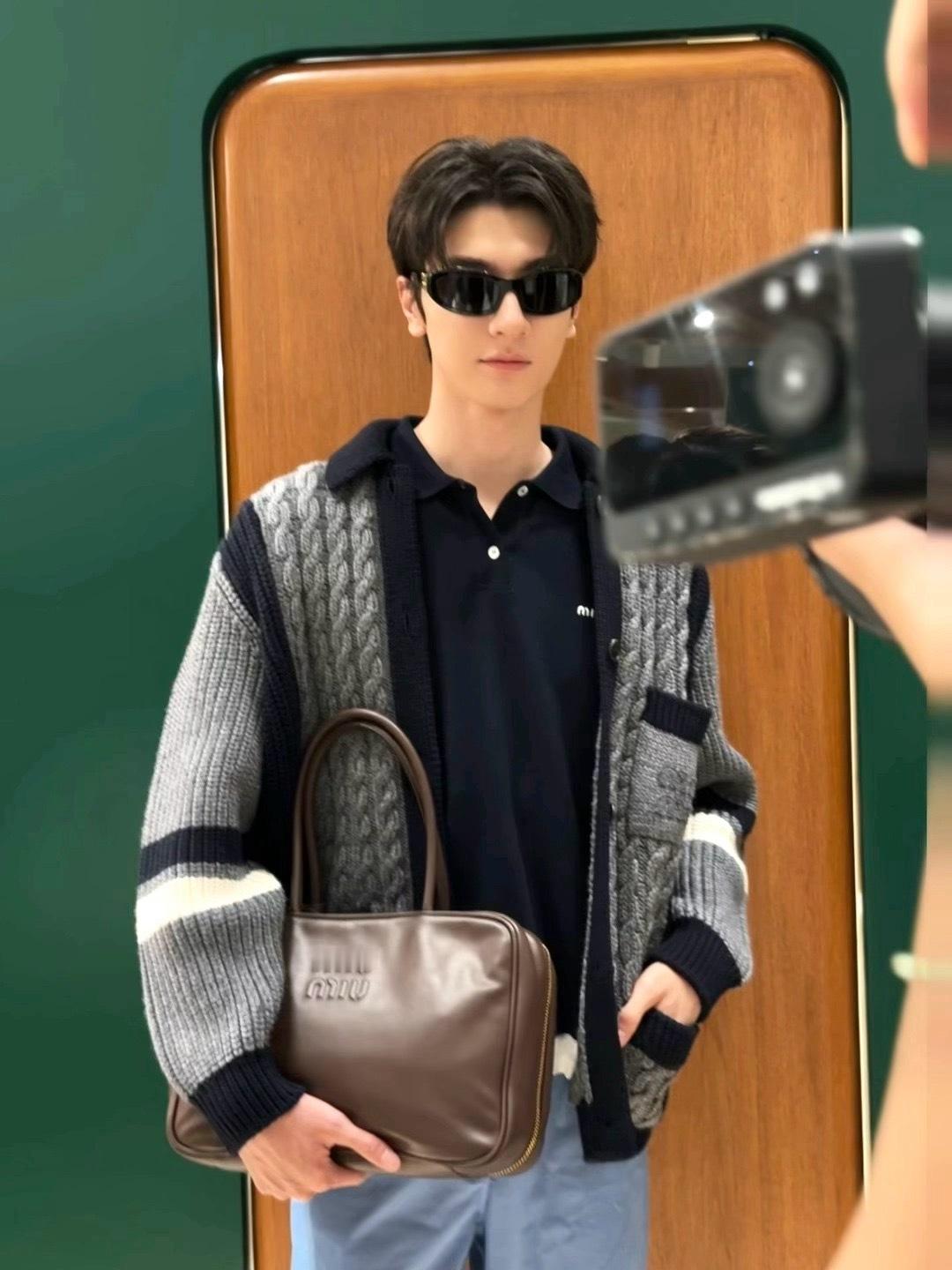 #林一复古摩登造型# ​​​#林一复古摩登时髦感# 林一·酷boy！！！ ​​​