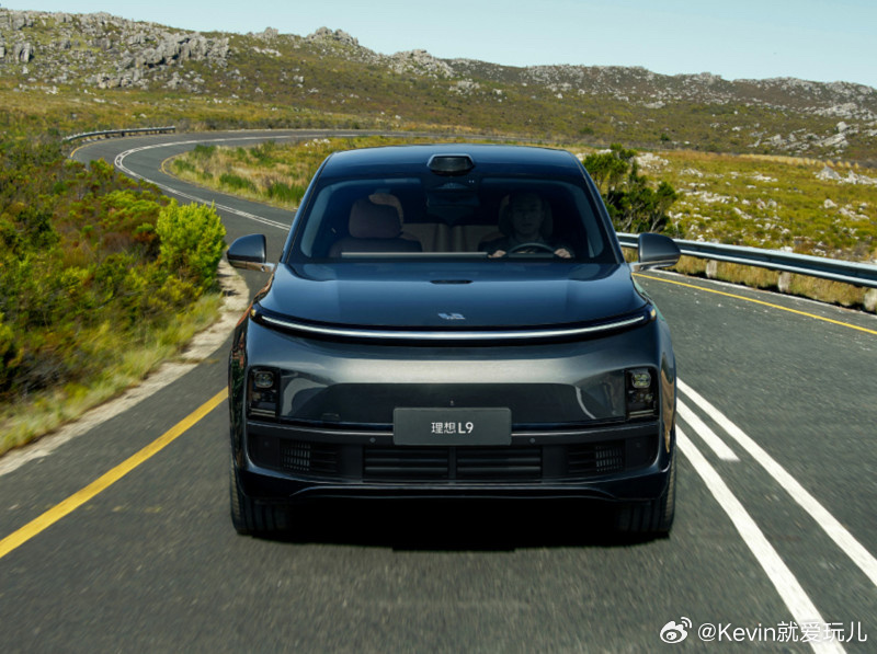 理想汽车发布2025全年财报理想刚刚发布了去年Q4和全年的财报2025年营收11