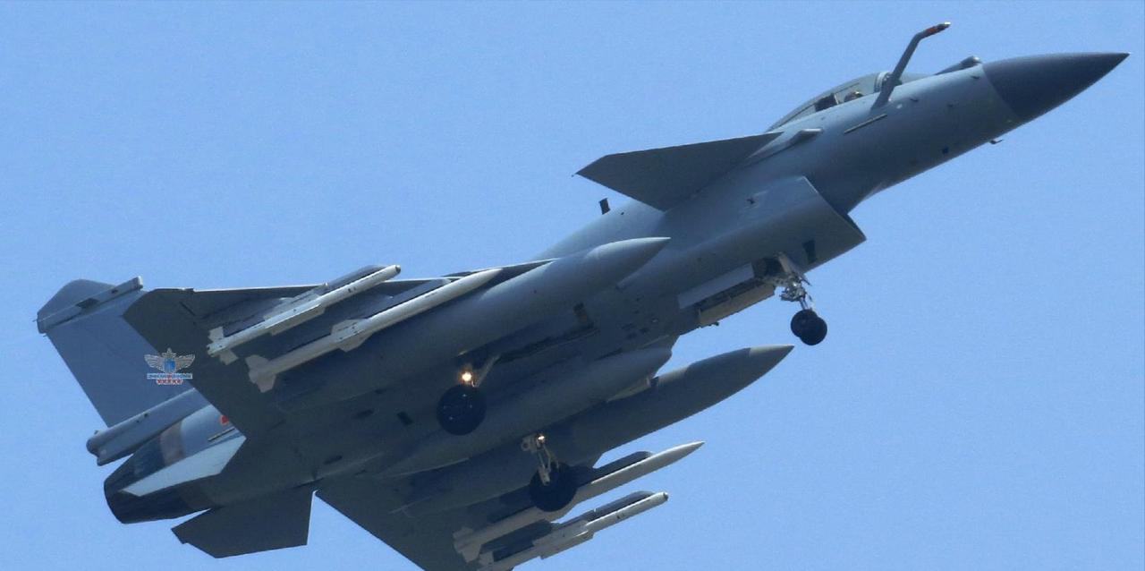 专打E-3预警机和加油机，霹雳16与美军AIM-260暗中竞速，，霹雳16要“剥