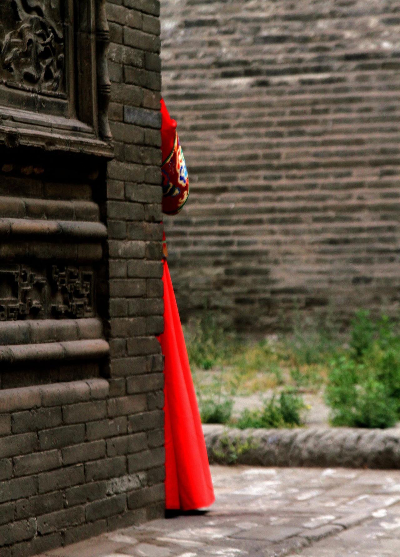 美女究竟能有多美未见其人，已见其美！——记得小时候听过一个故事，说是一个画师带了