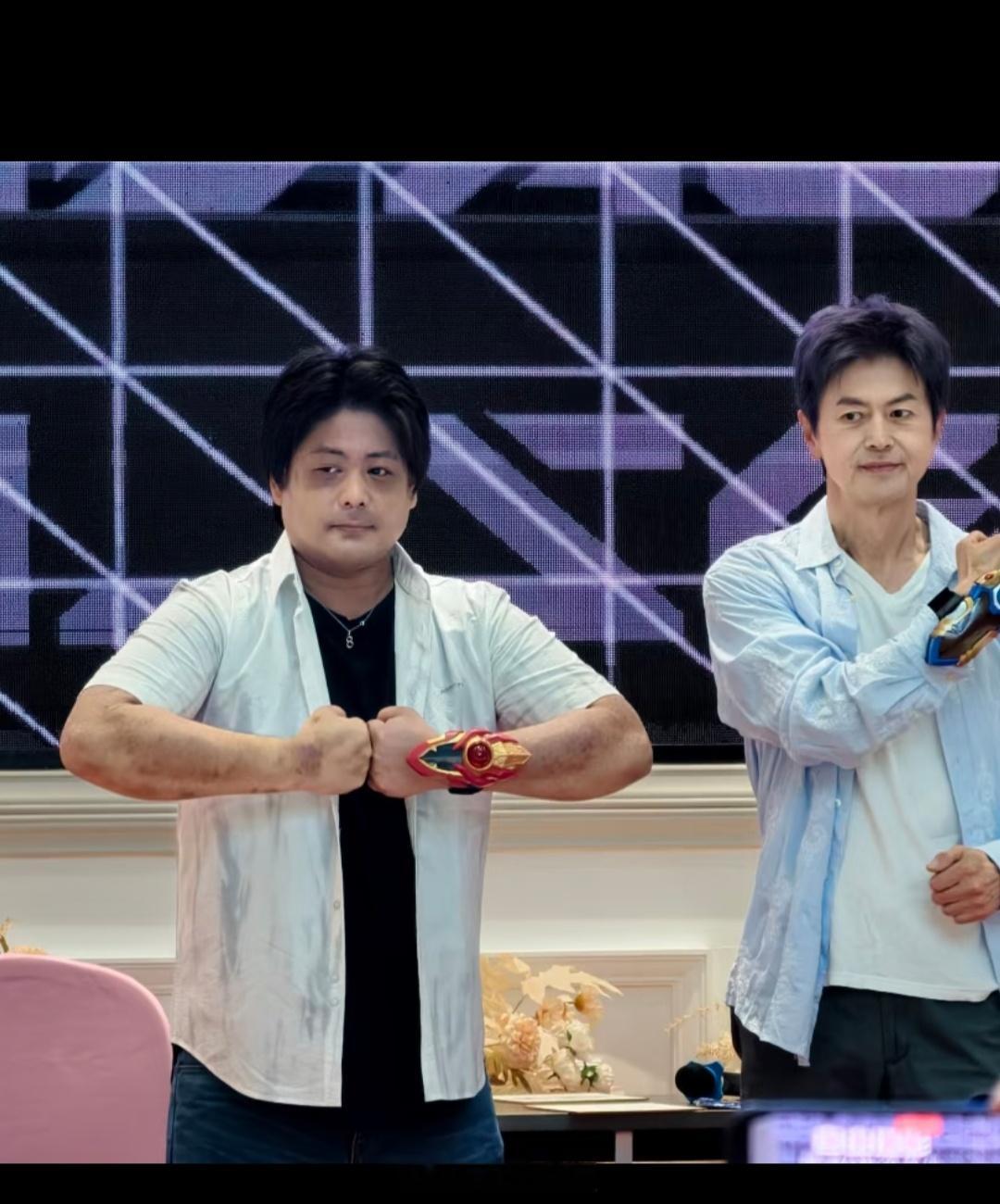 特摄厨对演员也太溺爱了，梦比优斯的人间体五十岚这个状态出来接活还有粉丝夸可爱。奥