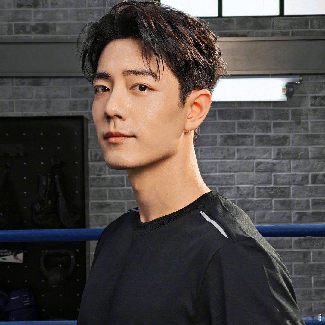 终于等到  送专属焰火！高清 live 下的画面超清晰，颜值暴击来得猝不及防，这