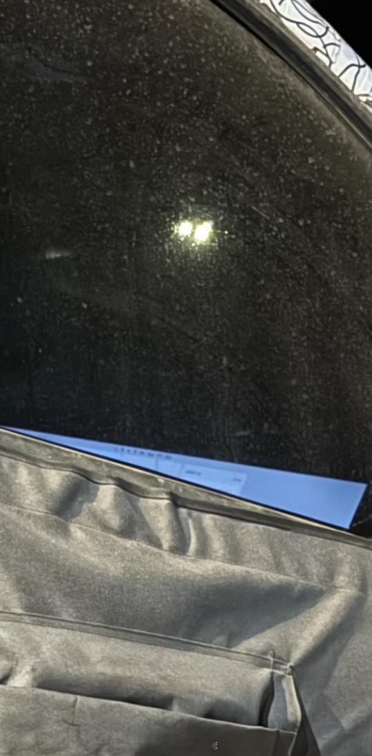 群里传的理想 L9 改款，前排无缝的大连屏上了，21 英寸的轮胎宽度也达到了 2