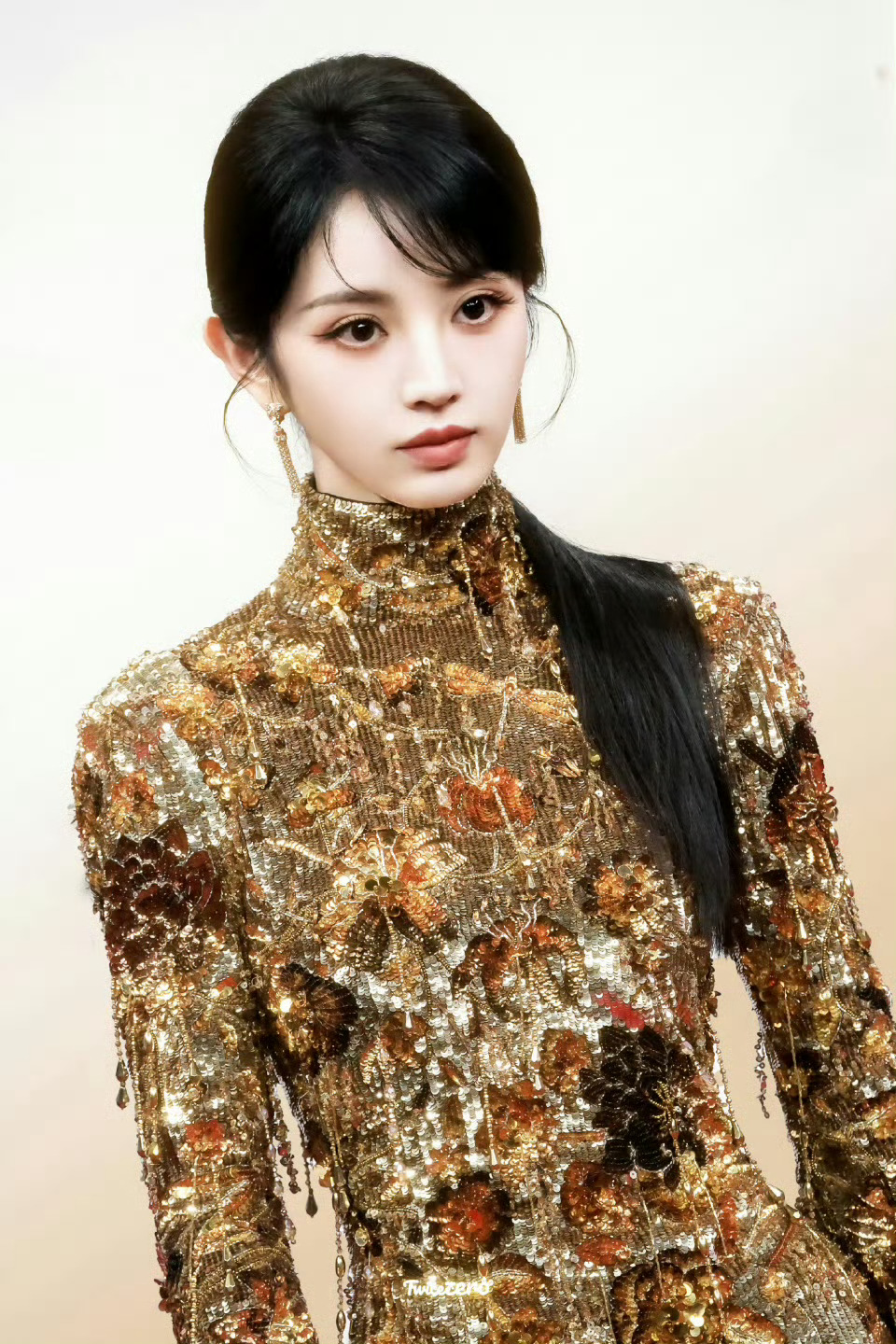 站姐团建发的田曦薇愚人节最大的惊喜就是站姐团建啦！田曦薇也太好看了吧🥹～每一帧