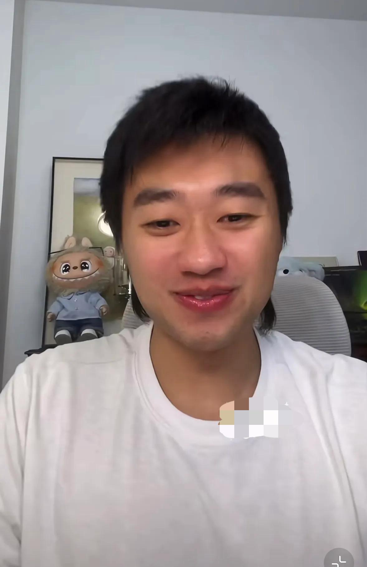 赵子豪首次直播德甲解说樊振东的比赛，准备得十分充分，好快乐！
解说很棒，值得大家