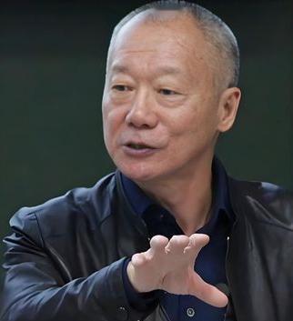终于懂了！为什么肖鹰教授要花整整十个月，实名举报一位粉丝众多的作家。他争的从来不
