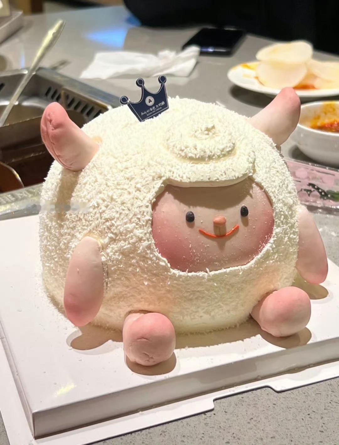 预定一下今年的生日蛋糕🎂 