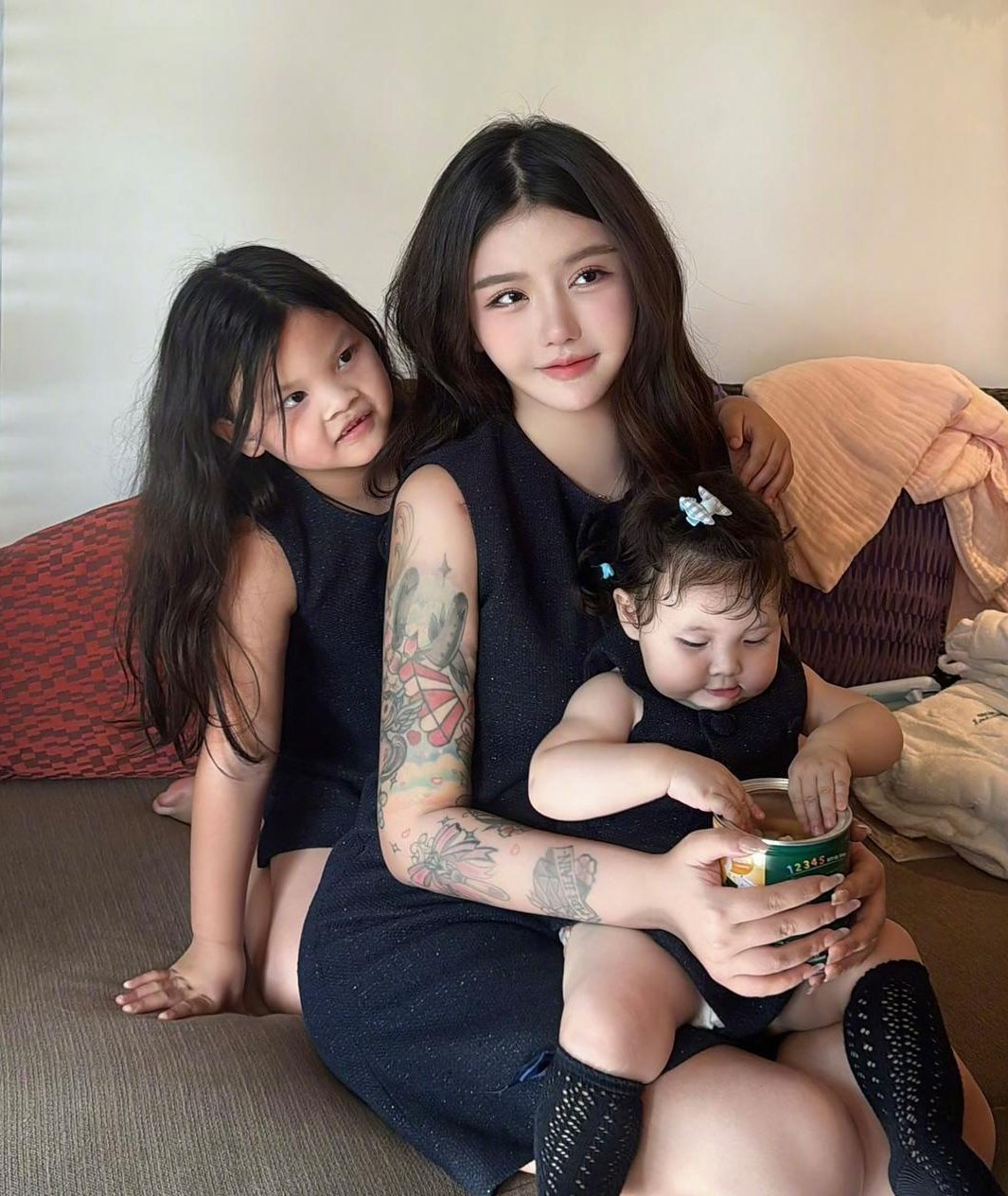 韩安冉大女儿这个肤色也随小猪爸爸了吧！ ​​​