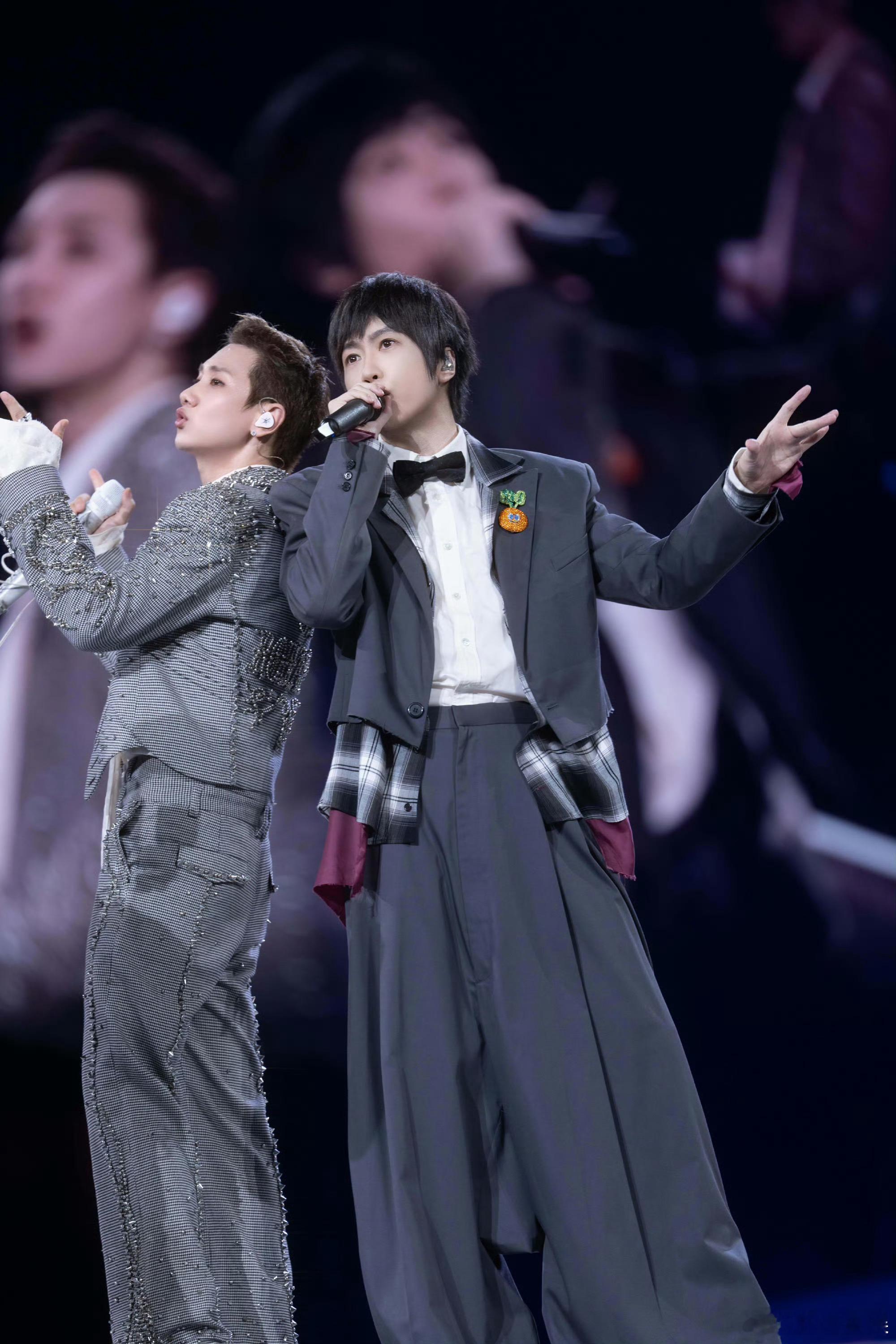 汪苏泷阿信新歌笨蛋汪苏泷作曲×阿信作词，特别合作曲《笨蛋》即将和大家见面，鸟巢的