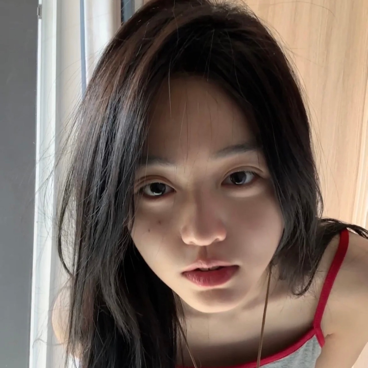 “心里的暗火终将遇风点燃成热泪。” ​​​