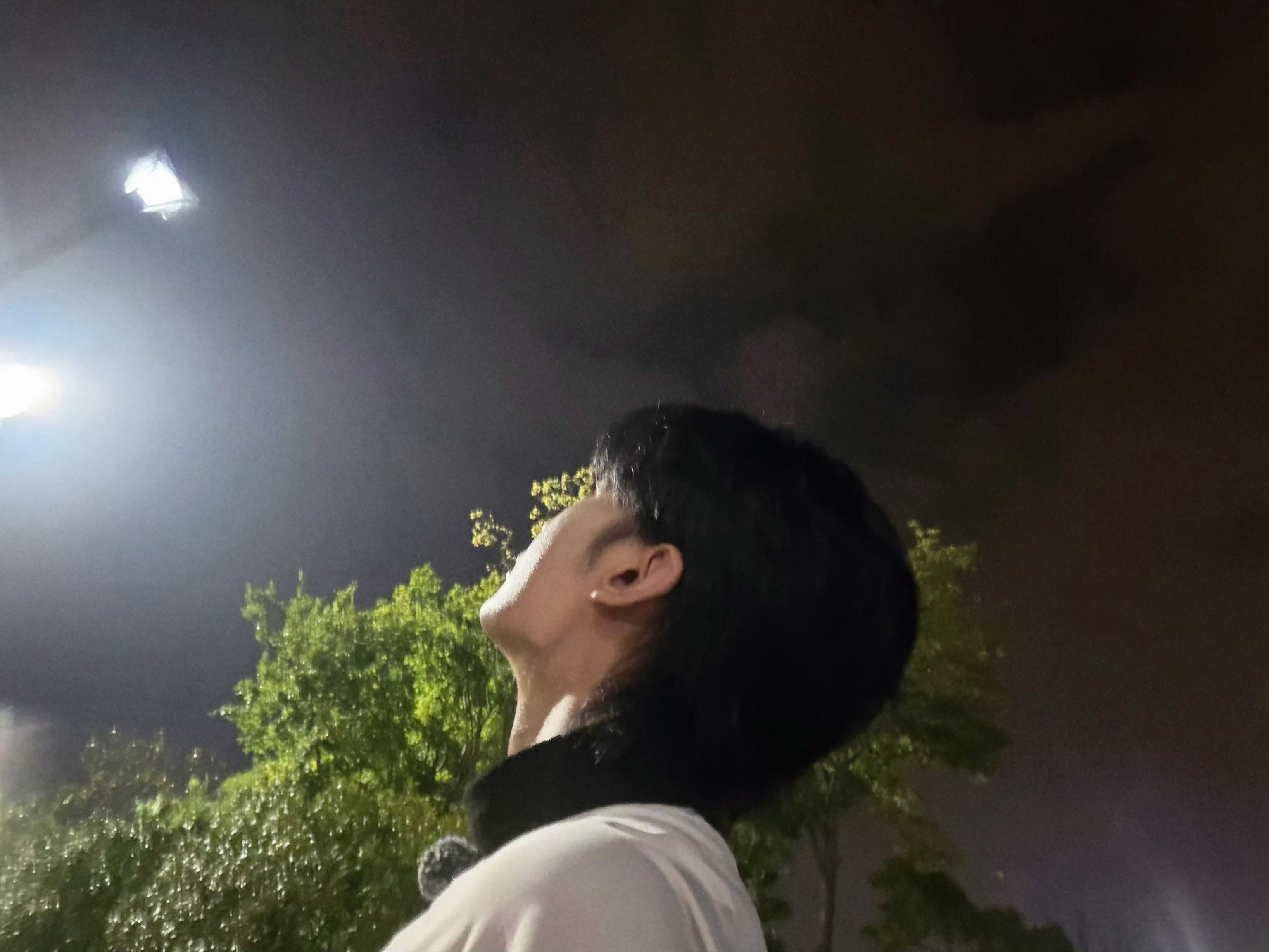 刘畊宏说王赫野对音乐很执着刘畊宏说王赫野东北味英语刘畊宏聊起王赫野还挺实在，一边