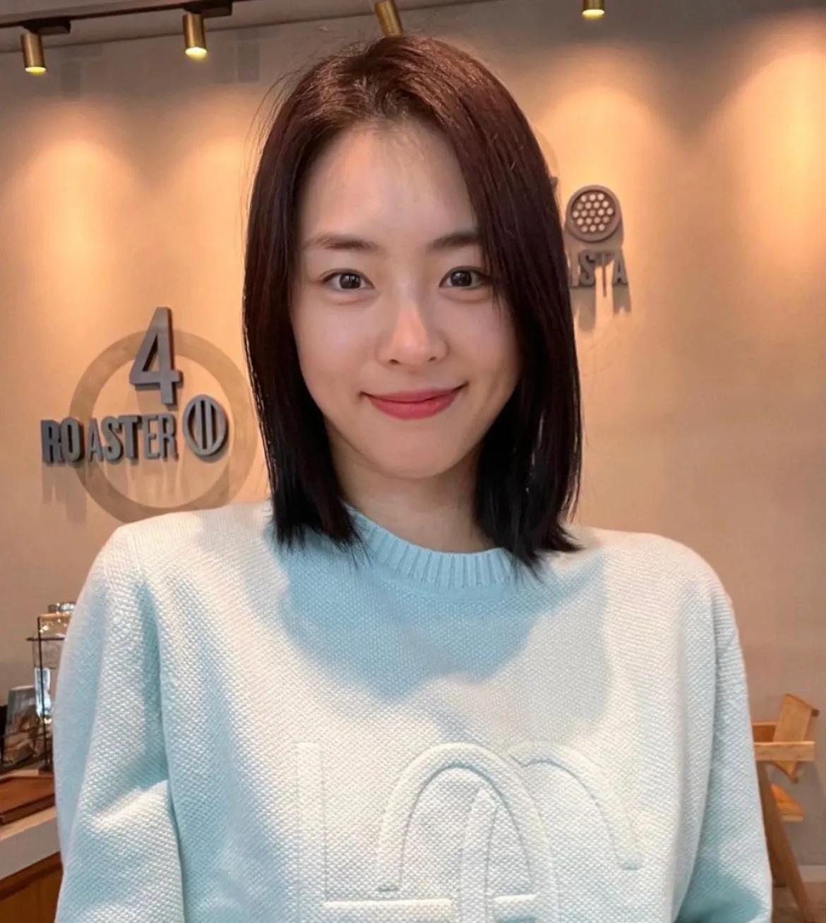 SM三大美女中的人气演员李沇熹平安生下女儿，官方分享喜讯：母女都很健康



