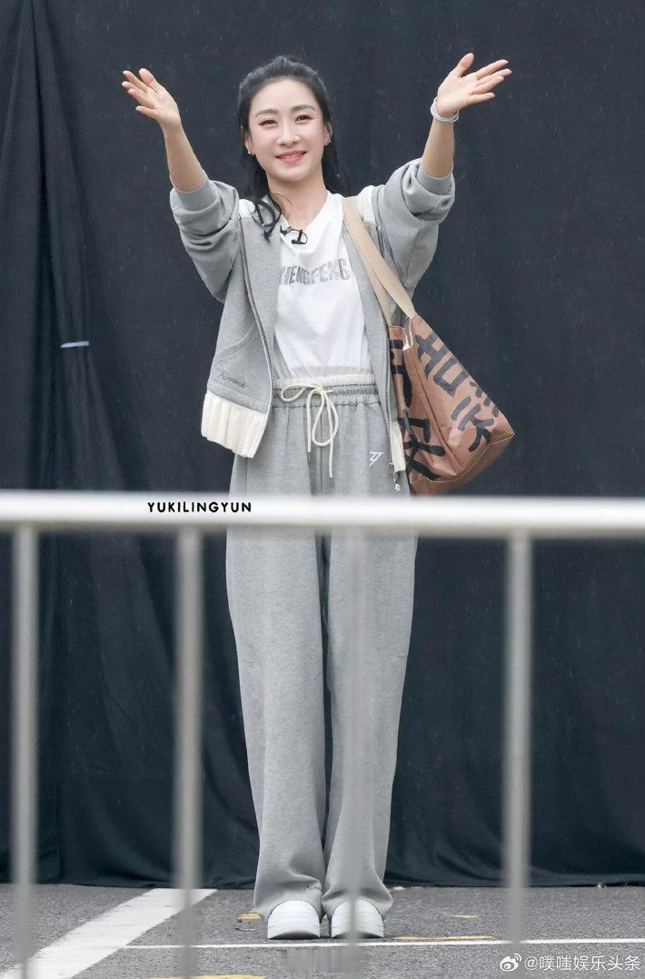 甄嬛传书法不是陶昕然写的传了这么多年的误会，陶昕然亲自在线辟谣啦，甄嬛传的书法真