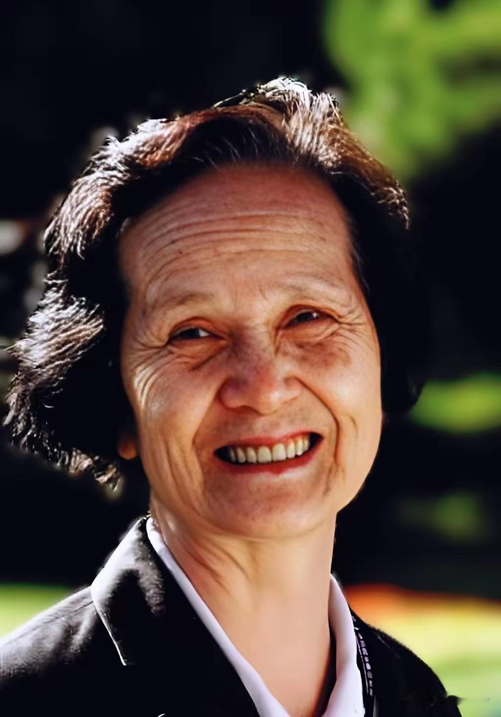 高分子化学家，中国科学院院士，浙江大学教授、博士生导师，于2026年7月2日在杭