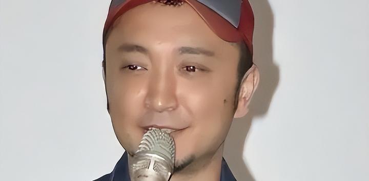 不查不知道，一查吓一跳，43岁独居北京的小尼，私下生活到底有多壕？乌鲁木齐老家的