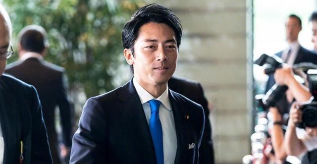 日本防卫相小泉进次郎这次在慕尼黑，把话挑明了。

慕尼黑安全会议刚开场，小泉进次