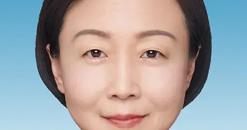 郭宁宁，任省政府党组书记