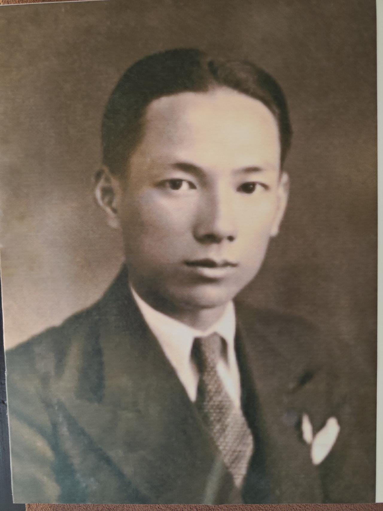 来到云阳农坝，第一次知道这个地方居然走出了一名开国少将：谭右铭（谭林）。

在抗