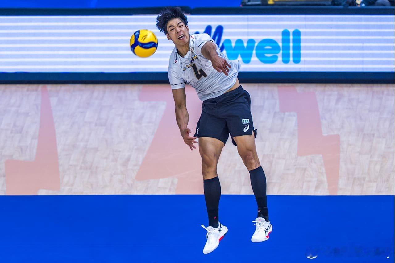 日本男排0比3加拿大男排 技术统计：扣球33-40，拦网2-10，发球7-3，失