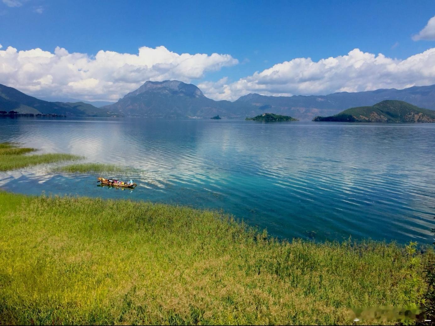 消息一览：1. 中科蓝讯：预计2025年度净利润同比增长366.51%到376.