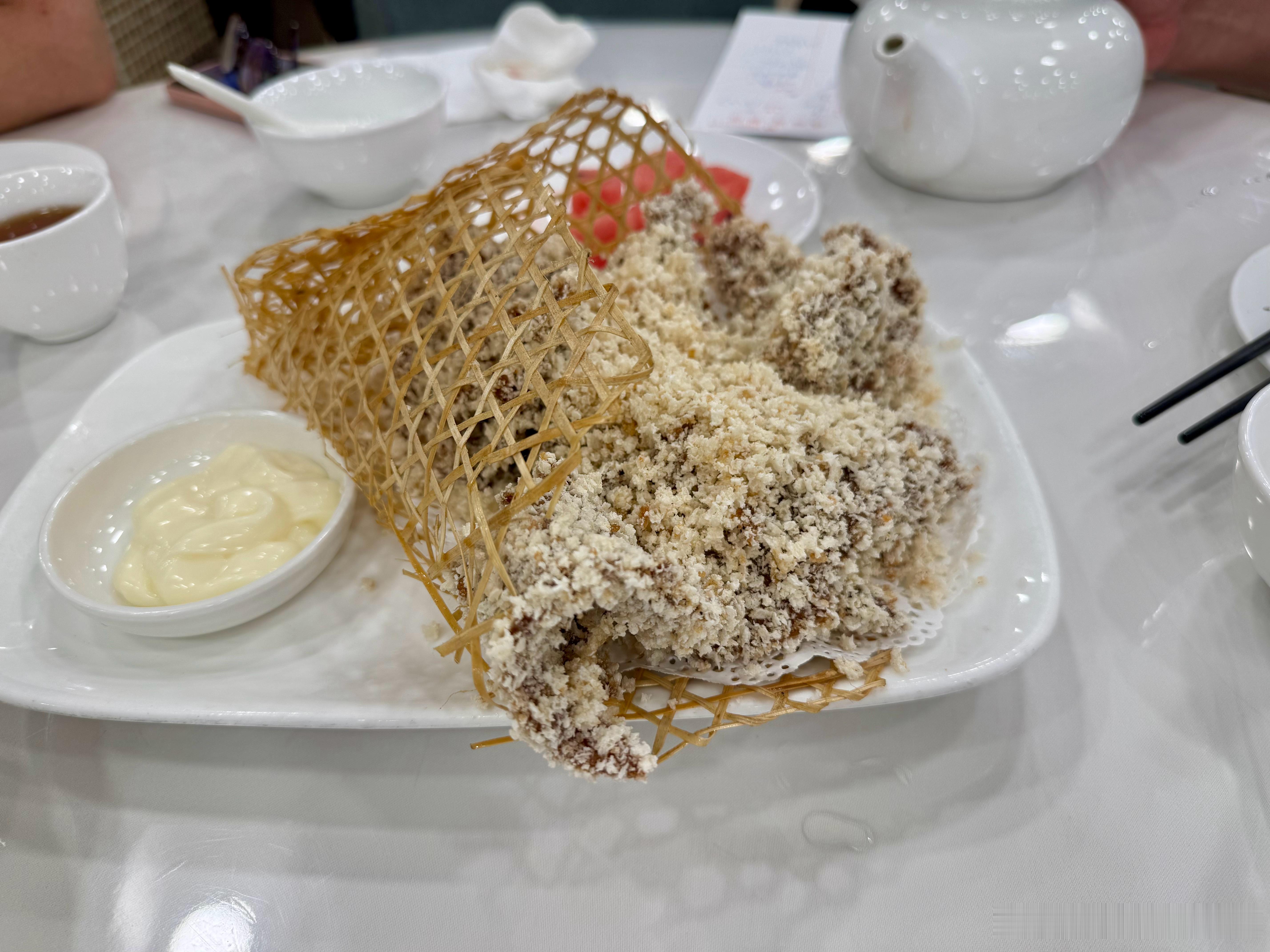 被带来吃古早的上海味道松香牛肉算大菜了（属于吃的时候会疑惑肉质为啥会这么嫩是不是