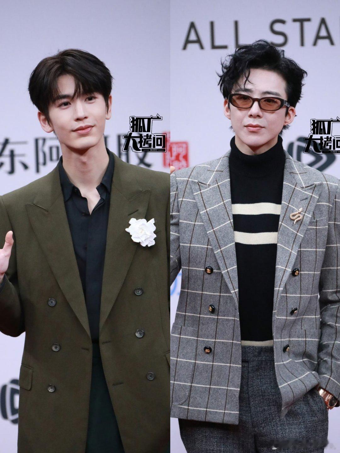 两位大帅哥不但身材身高差不多，长的越来越像了 