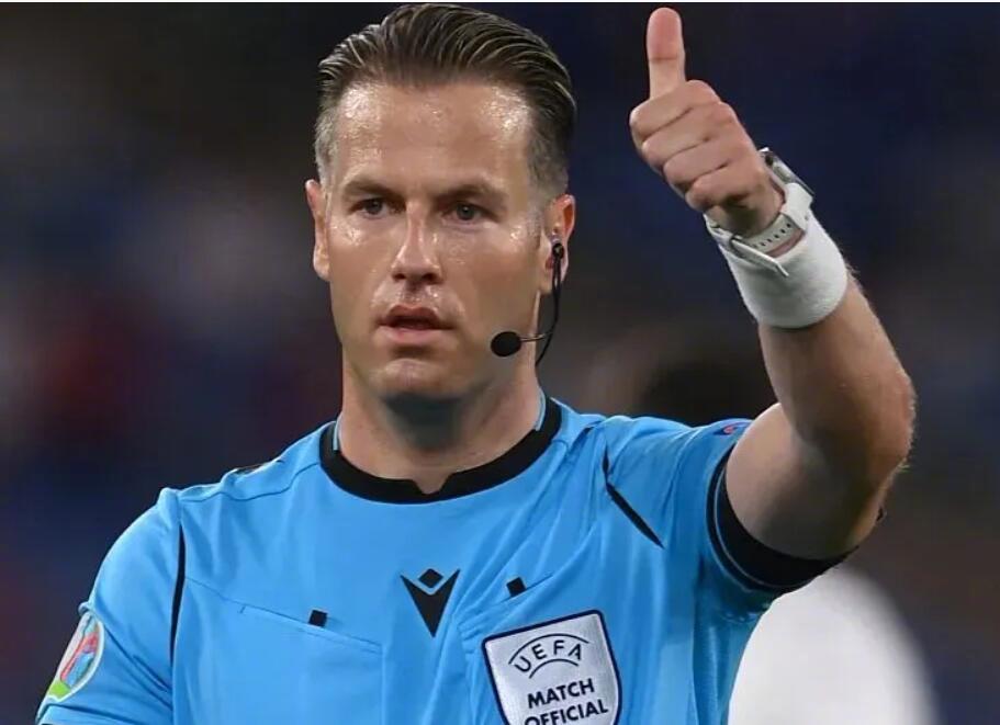 欧足联官方公布了欧冠1/8淘汰赛次回合，阿森纳vs勒沃库森的裁判组名单。首回合比