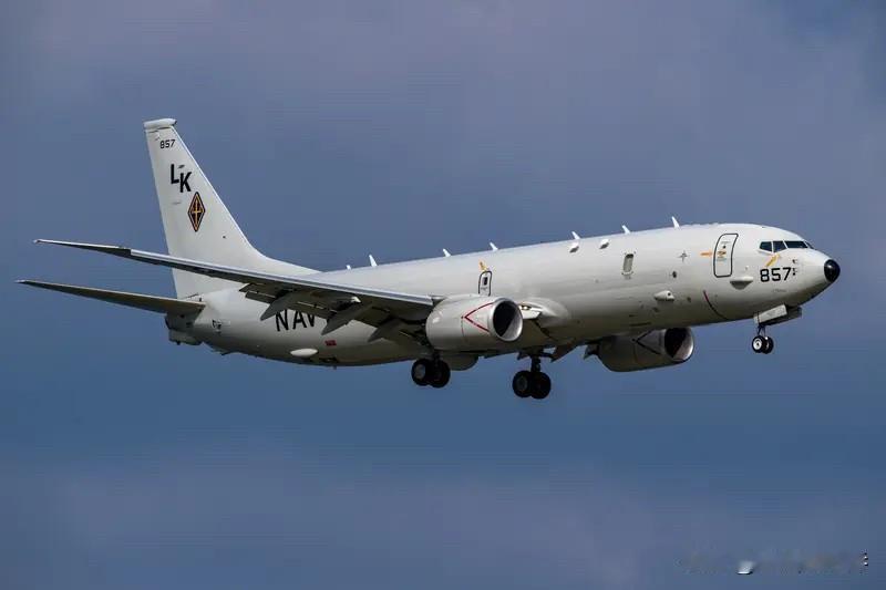 澳大利亚又来找事了。
不顾中方多次警告，澳大利亚P-8A又来东海了。
据媒体报道