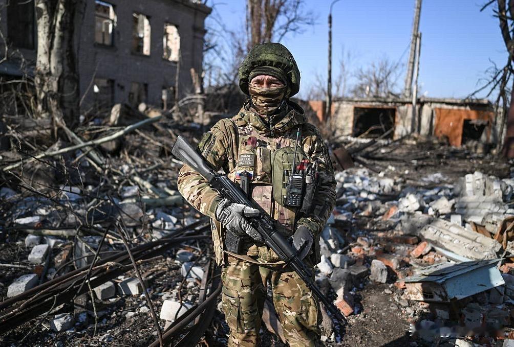 二选一，乌克兰没有其它选择，听说美国给了乌克兰一个选择题，并且是二选一的必答题，