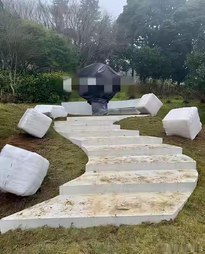 大S是幸福的，最后的人生阶段找到了真爱，不喧哗，不炒作，独自承担所有的伤痛，不像