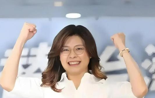 丢掉幻想，准备斗争！郑丽文公开拒绝一国两制，等于是蓝营亲手切断了两岸和平最后的模