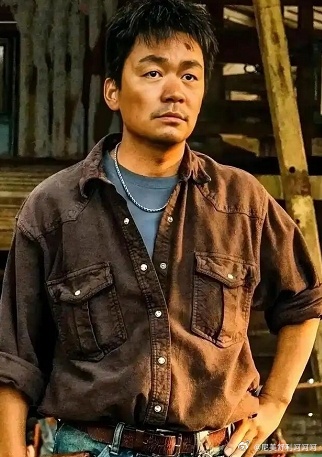 资本大佬为什么偏爱王宝强？ 原因其实很简单， 不单是他自带草根流量光环、票房号召
