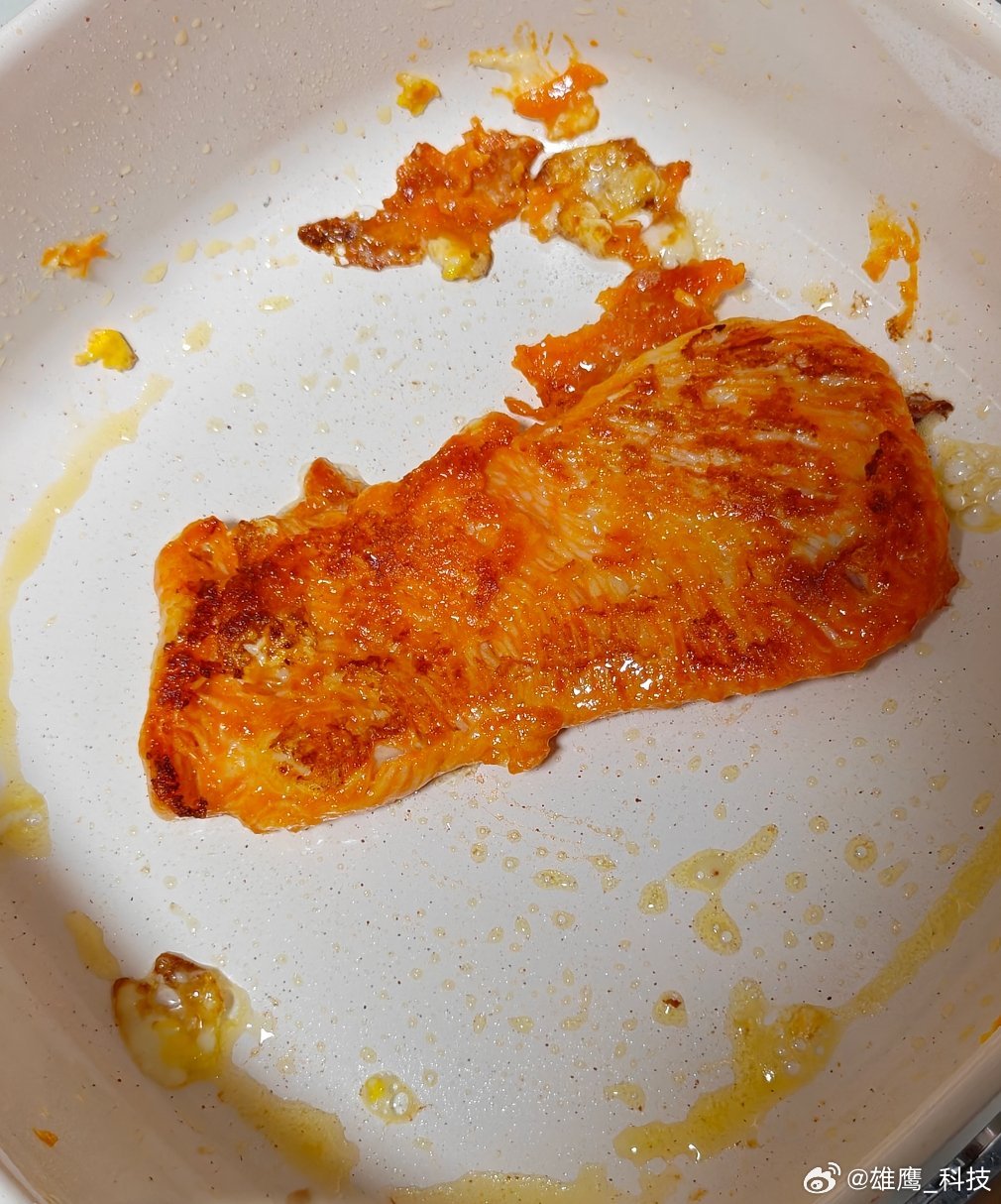 vivo 假期不上学，姑娘起床之后自己做早餐。色泽感觉还不错？手机随手拍记录真实