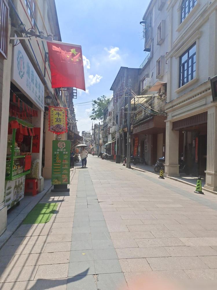 国庆在潮州的一天：上午人少逛得自在，下午人潮热闹更有烟火气

国庆的潮州，上午到