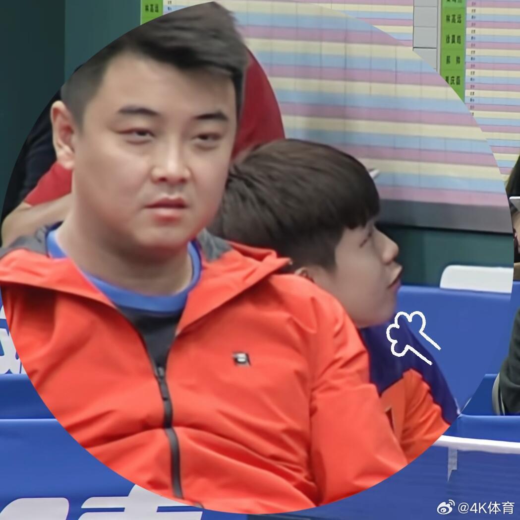 彼时两位都还年轻 