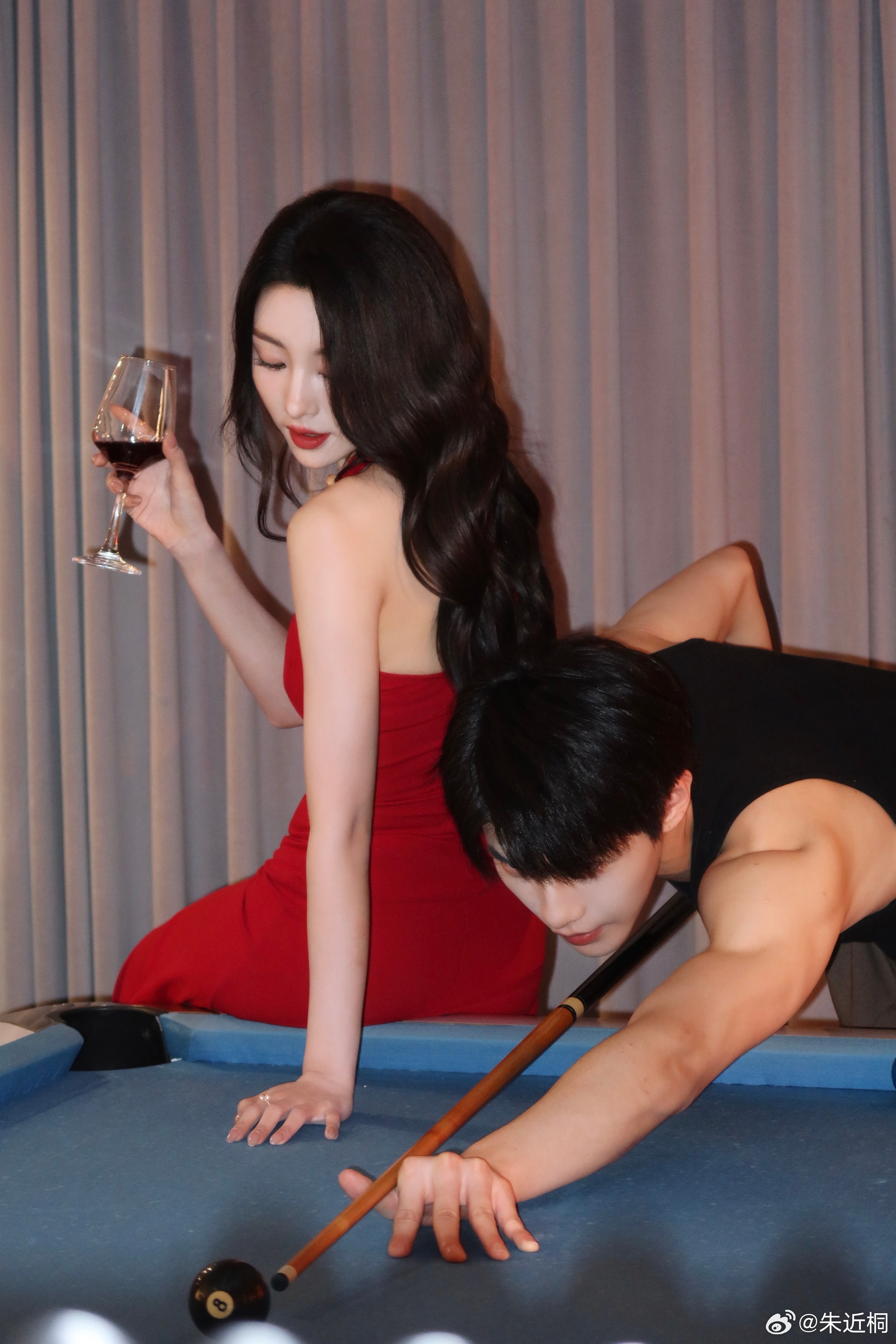 过夏天这一块今日片场小记 “我不会放过任何一个让东方集团崛起的机会，包括沈七夜”