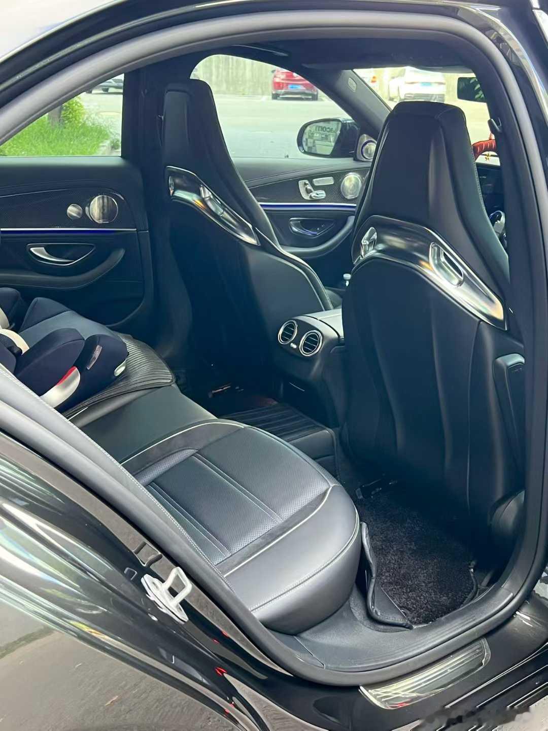 奔驰AMG E63 S，2020年12月出厂，2021年7月上牌，行驶18862