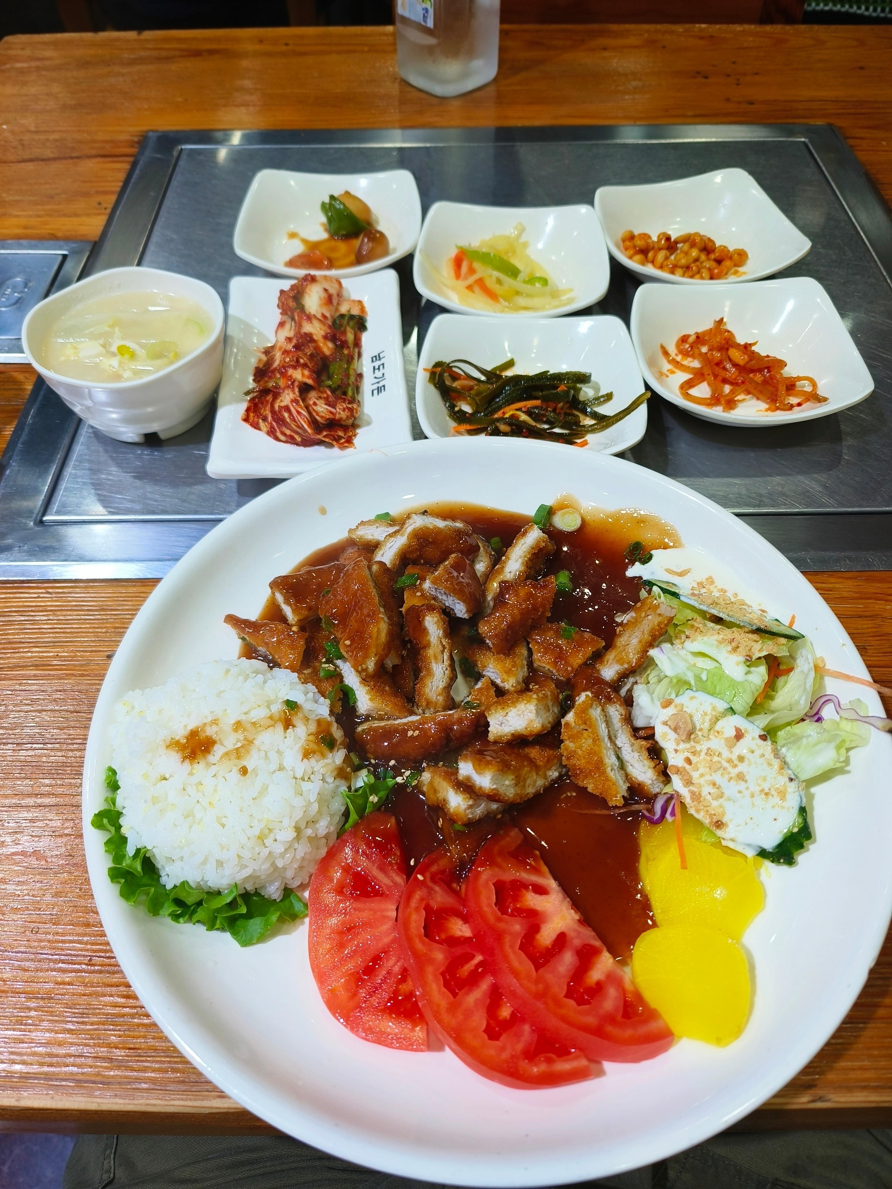 青岛第一顿饭，这个50还行吧，量真大 ​​​