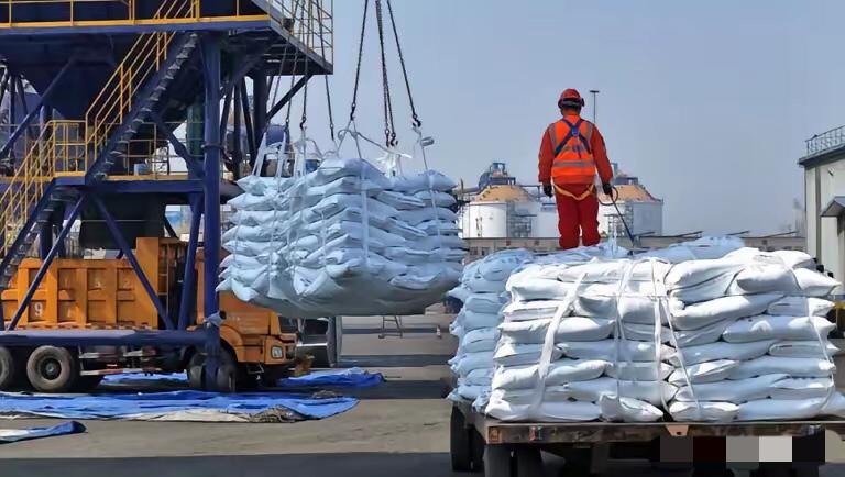 中国突然暂停化肥出口！理由很充分！
刚刚确认：中国从3月14日起，正式强制暂停磷