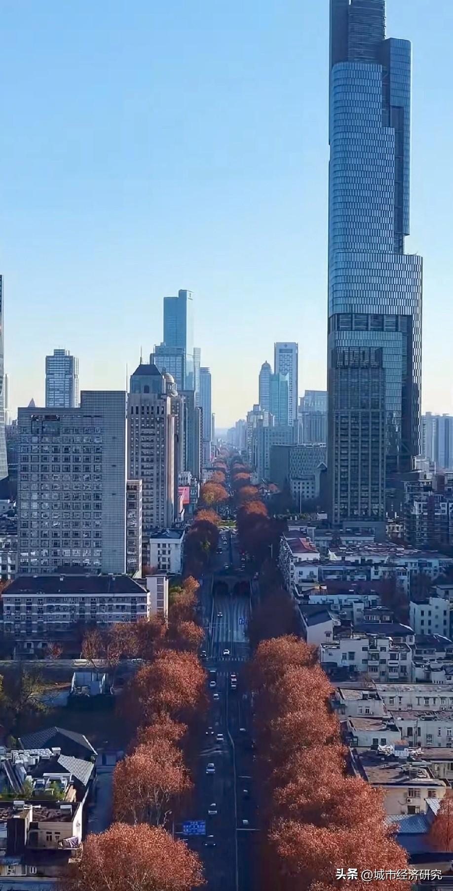 江浙沪（江苏浙江上海）GDP总量之和今年有望达到30万亿元人民币以上的水平，20