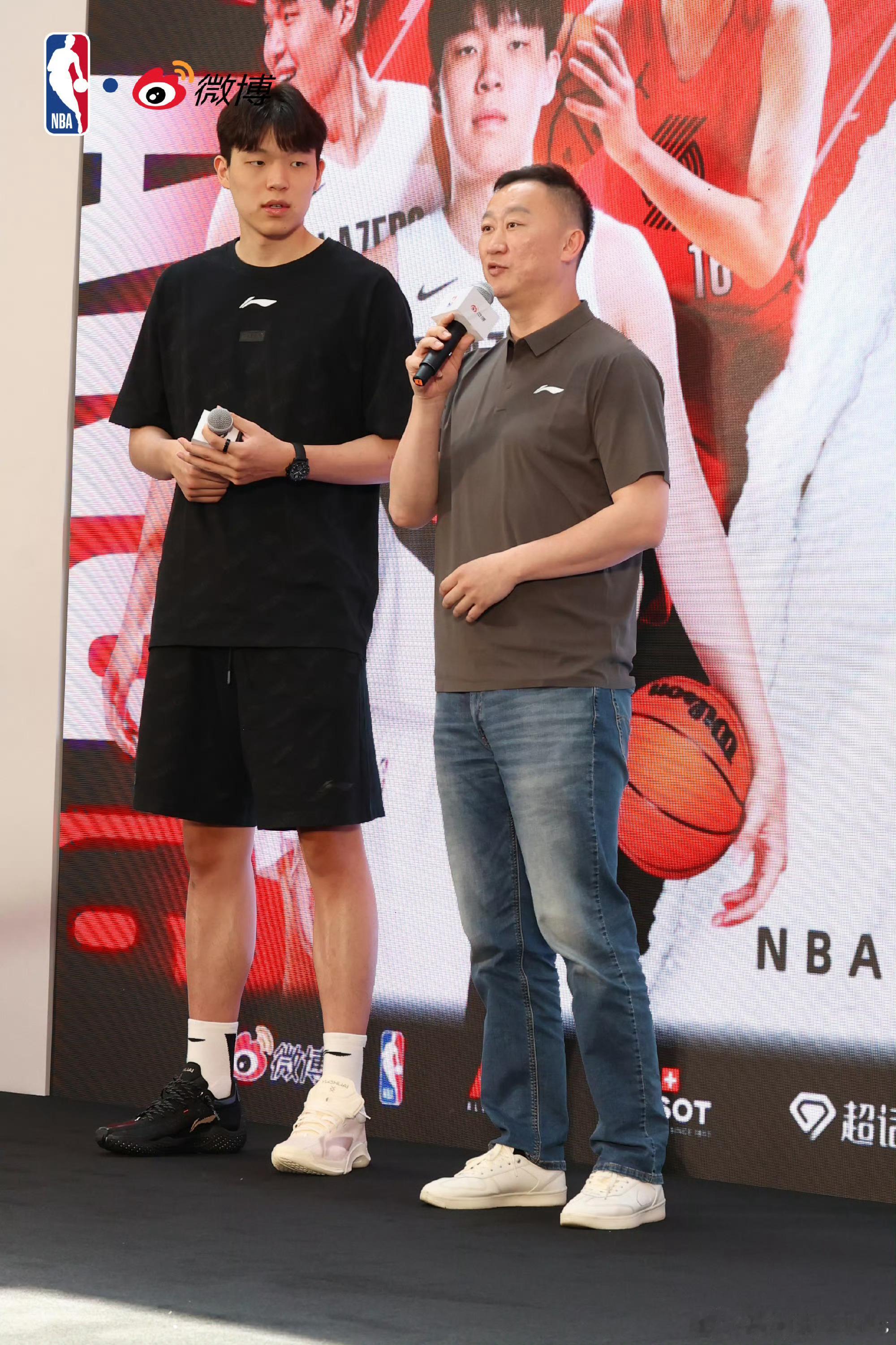 杨瀚森回归首秀时隔486天，杨瀚森身披国家队战袍回归！🔥 6月23日中荷热身赛