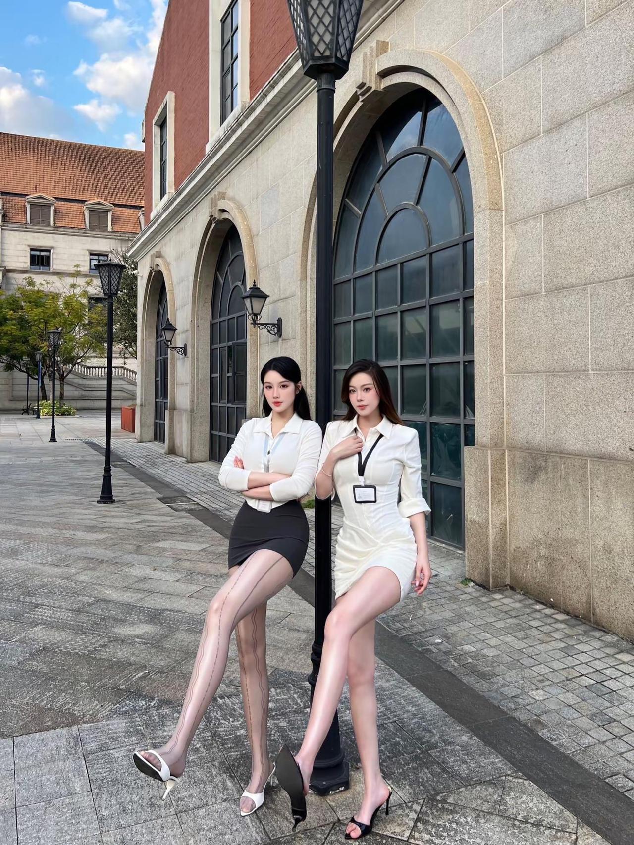 有太多选择哪个才对。感觉至上 氛围感 闺蜜 大长腿