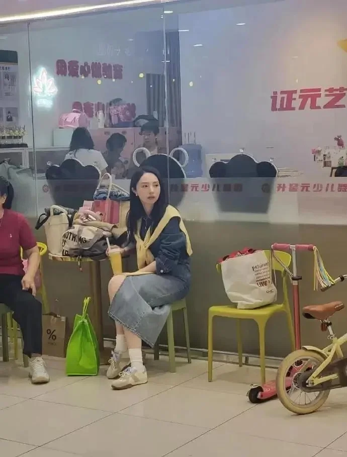 偶遇一位明星，有人认得吗？