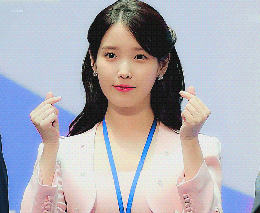 🐰兔塑起立！IU仁川机场海关宣传大使 ​​​