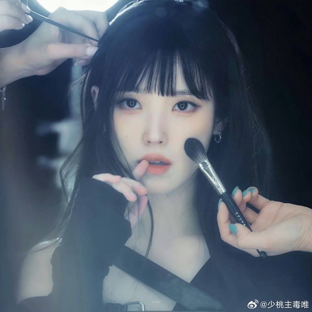 香烟抽了无数💔烈洒喝到想吐😭向你迈出99步🖤你却断了我的路💔万情万种红尘