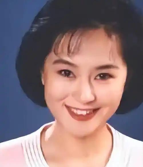 1999年，鞠萍向丈夫提出了离婚，丈夫同意离婚，却让她二选一，孩子和财产只能带走