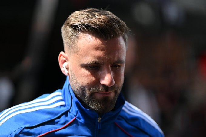 Alex Crook 曼联计划在即将到来的休赛期签下一名新的左后卫和两名中场球员