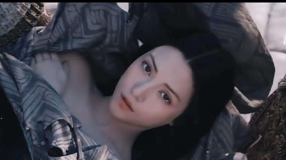 周迅vs娜然两版狐妖，娜然胜在年轻高挑，皮相亮眼，往那一站就是活脱脱的美A女，自